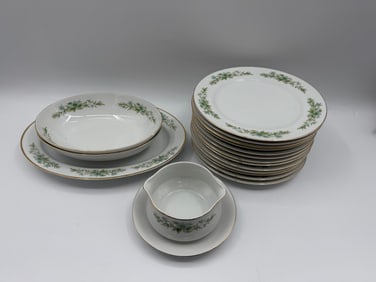 Creative Manor Fine China Set - Floral Design