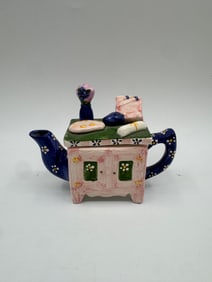 Cardinal Inc. Trompe L'Oeil Teapot