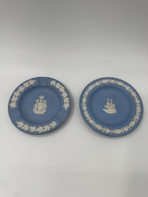 Pair of Wedgwood Jasperware Plates, Canada Coat of Arms