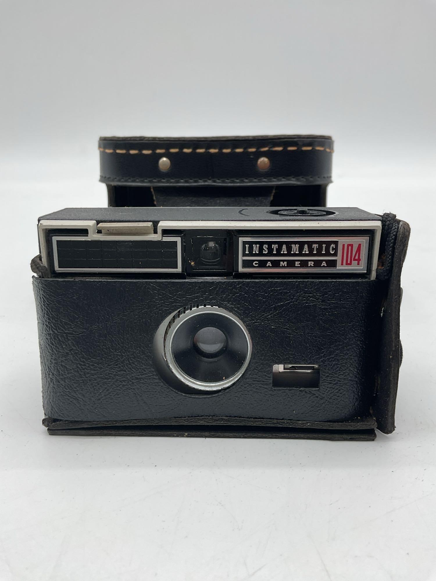 Kodak Instamatic 104 Camera with Leather Case (1 of 4)