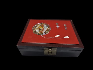 Asian Lacquer Jewelry Box with Decorative Kite Motif