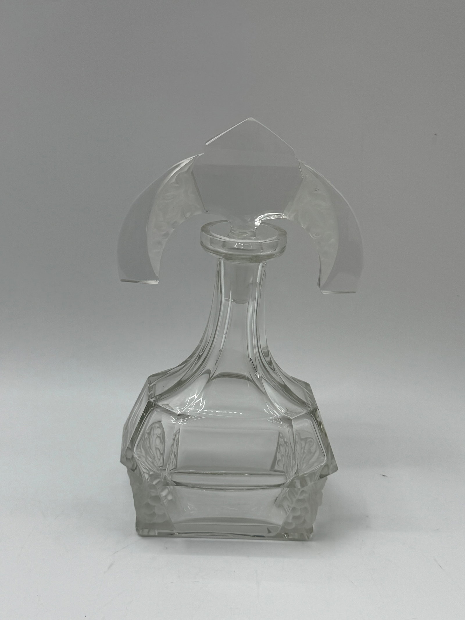 Clear Glass Decanter with Stopper (1 of 2)