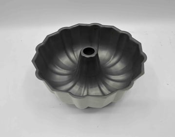 Vintage Aluminum Bundt Cake Pan