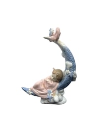 Lladro "Sweet Dreams" Figurine