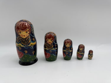Russian Matryoshka Nesting Dolls, Set of 5