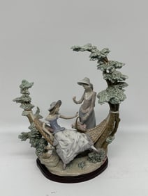 "Pleasantries" Retired Lladro Porcelain Figurine
