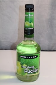 Dekuyper "Sour Apple Pucker" Sweet & Sour Schnapps 750ml