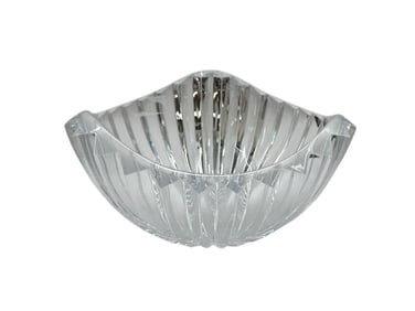 Vintage Cut Crystal Bowl with Ribbed Design – Elegant Decorative Glass Centerpiece