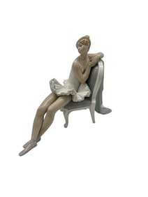 Lladro Weary Ballerina Porcelain Figurine 4847