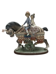 LLADRO #1489 "Valencian Children" Retired Glazed Porcelain Figurine