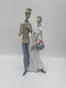 Lladro Figurine - Promenade Couple