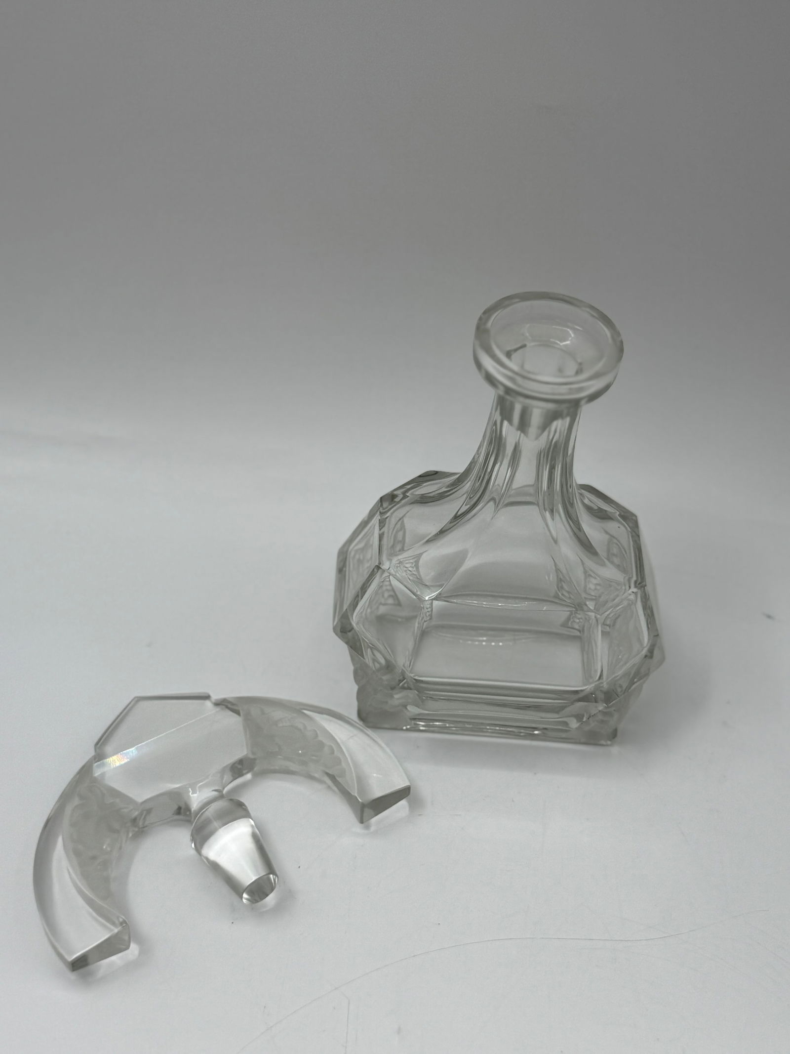 Clear Glass Decanter with Stopper - 2