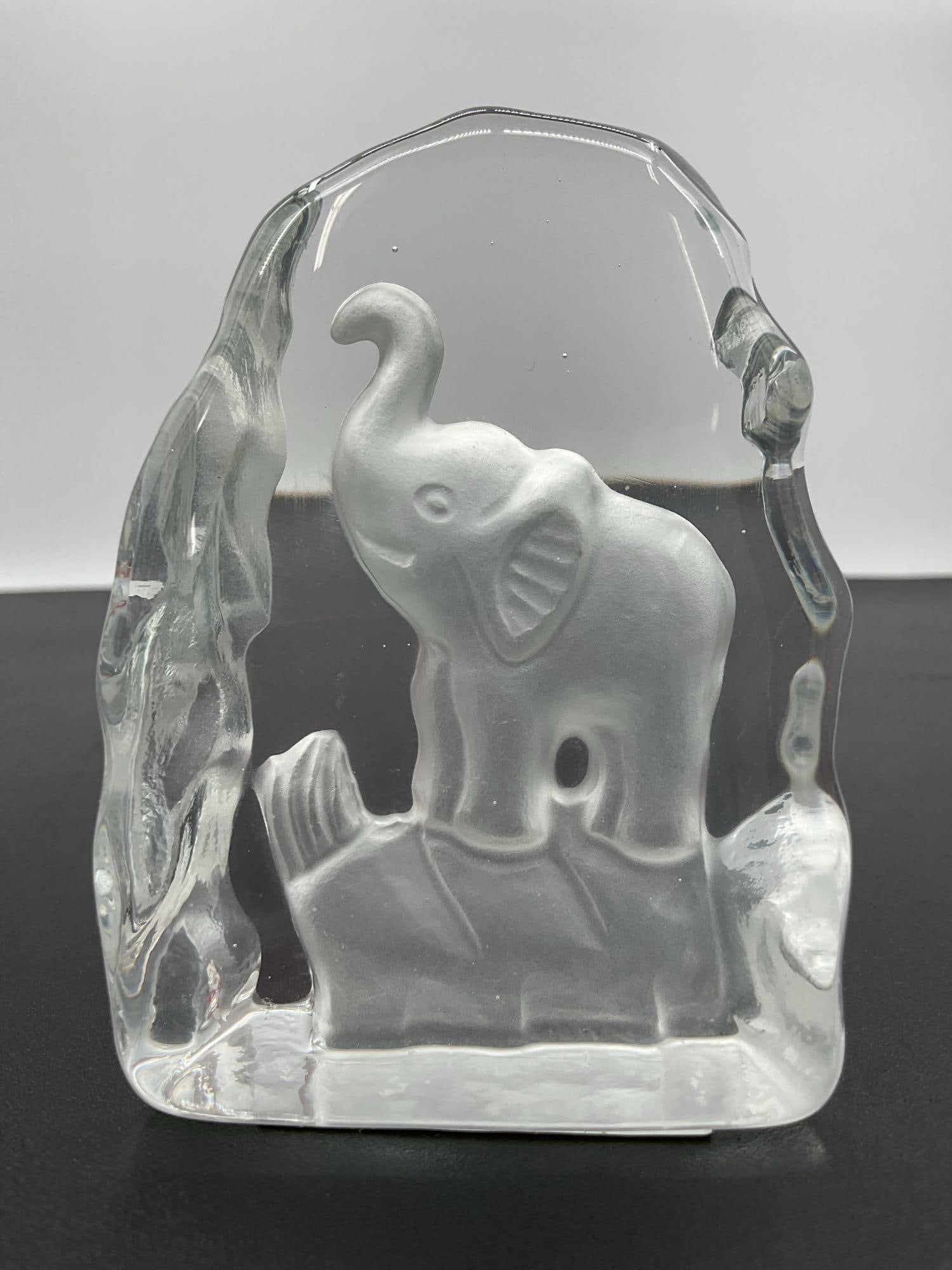 Etched Glass Elephant Figurine - Box 2 (1 of 6)