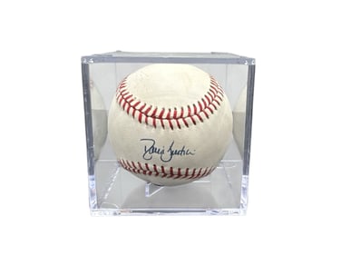 David Justice Signed Official Major League Baseball in Display Case