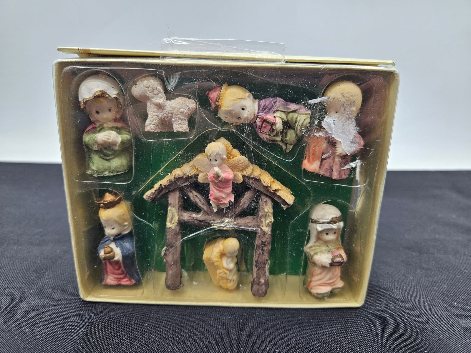 Miniature Nativity Scene Set (1 of 2)