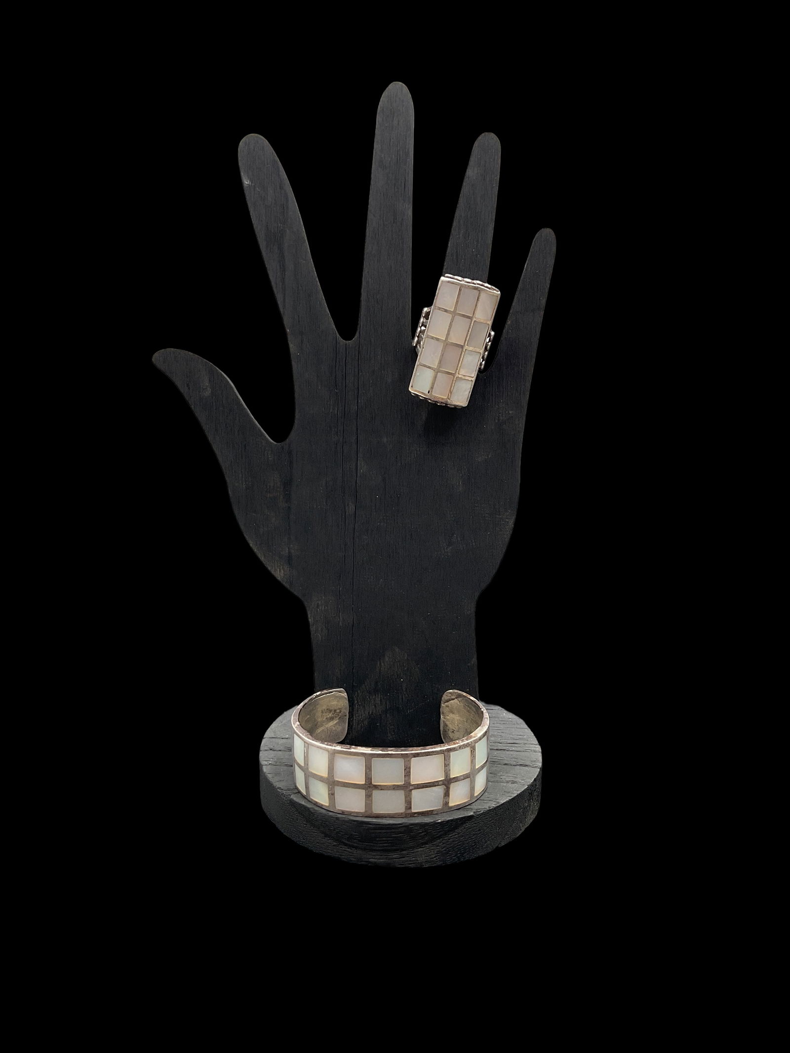 Mother-of-Pearl Inlay Cuff & Ring Set: Elegant matching cuff bracelet and ring, each featuring a grid pattern of luminous mother-of-pearl inlay framed in a warm metal tone. The geometric design gives these pieces a modern yet timeless