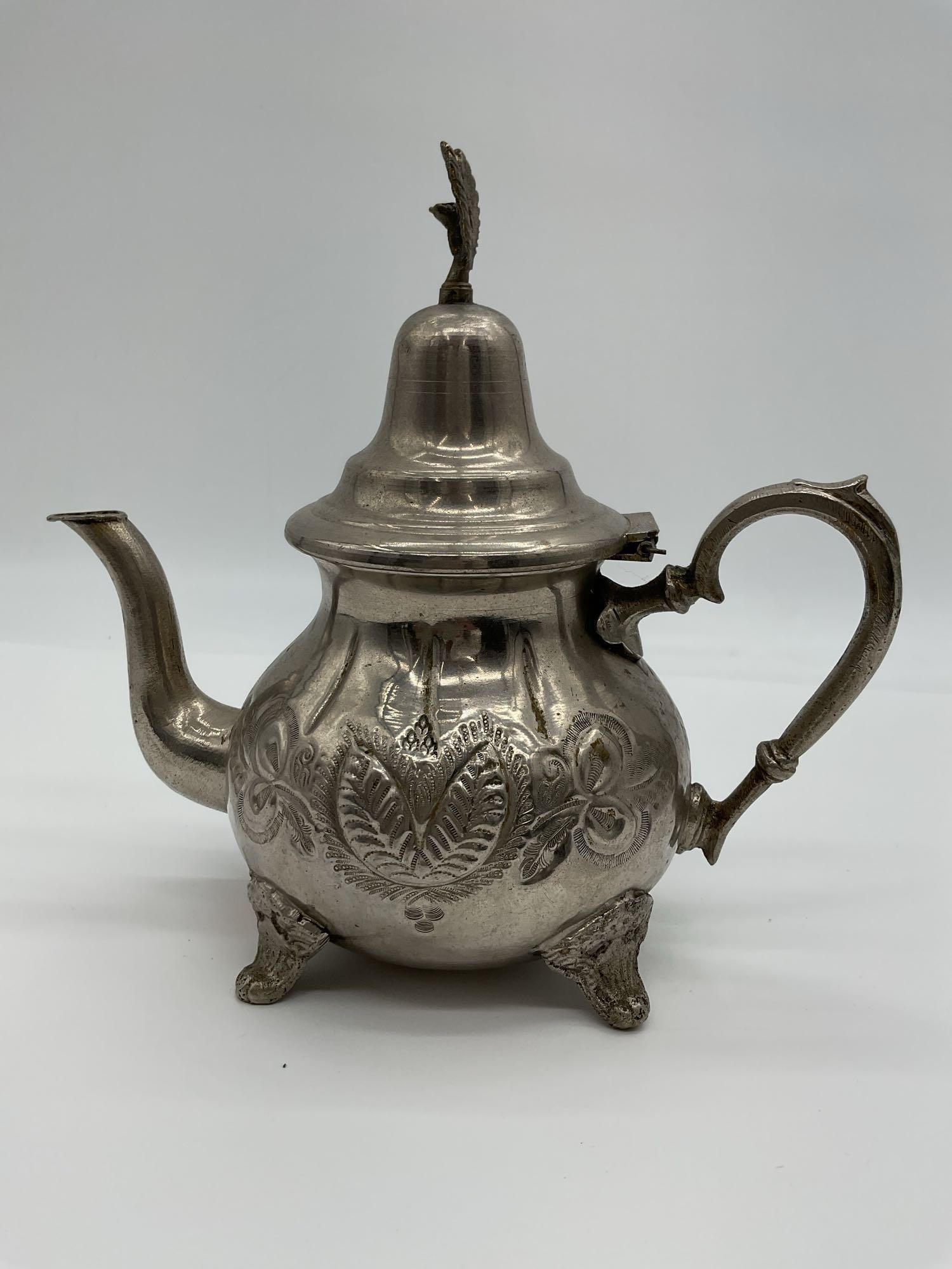 Vintage Silver-Plated Teapot with Etched Leaf Design and Eagle Finial (1 of 4)