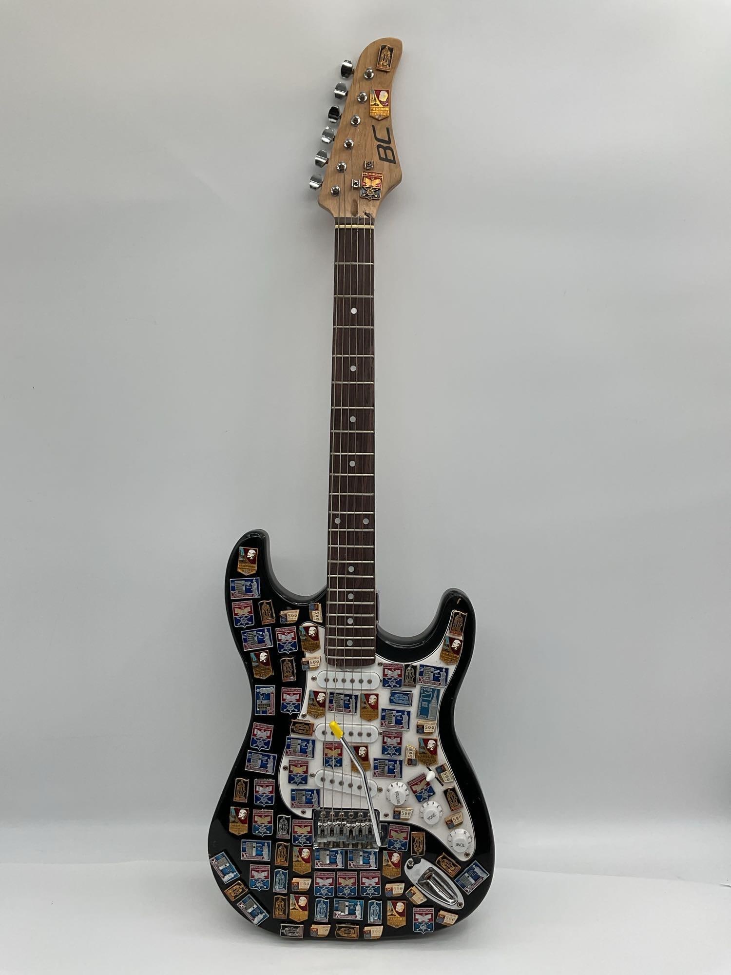 Striking electric guitar artwork by Sergay Sherov (1 of 7)