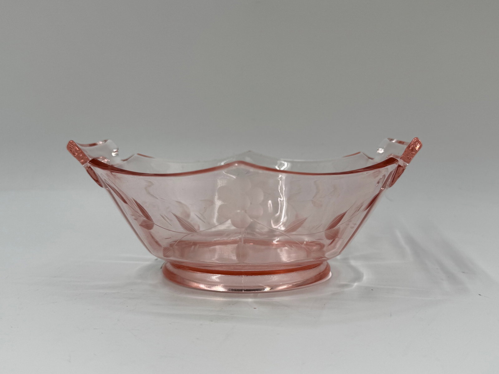 Pink Depression Glass Bowl with Handles (1 of 4)