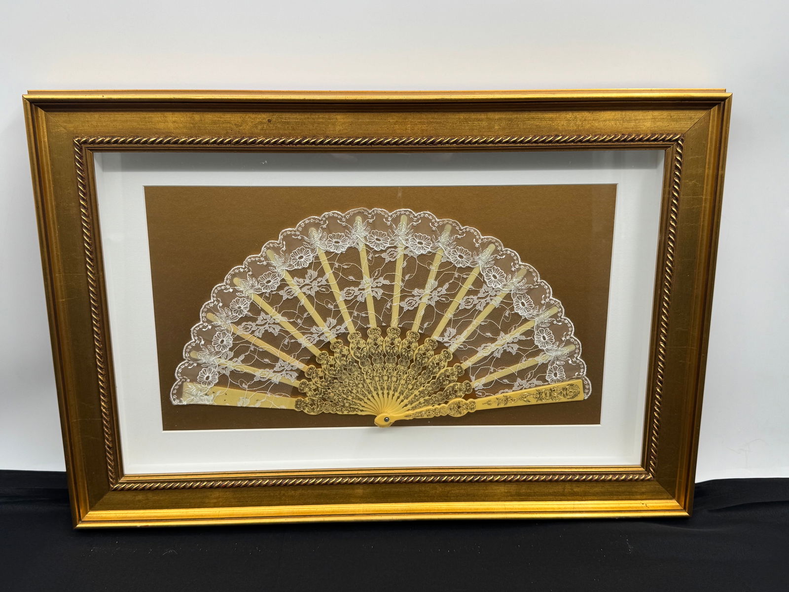 Framed Lace Fan (1 of 3)