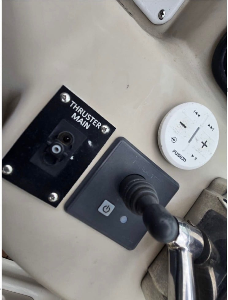 Serenity - Sea Ray 340 - 5