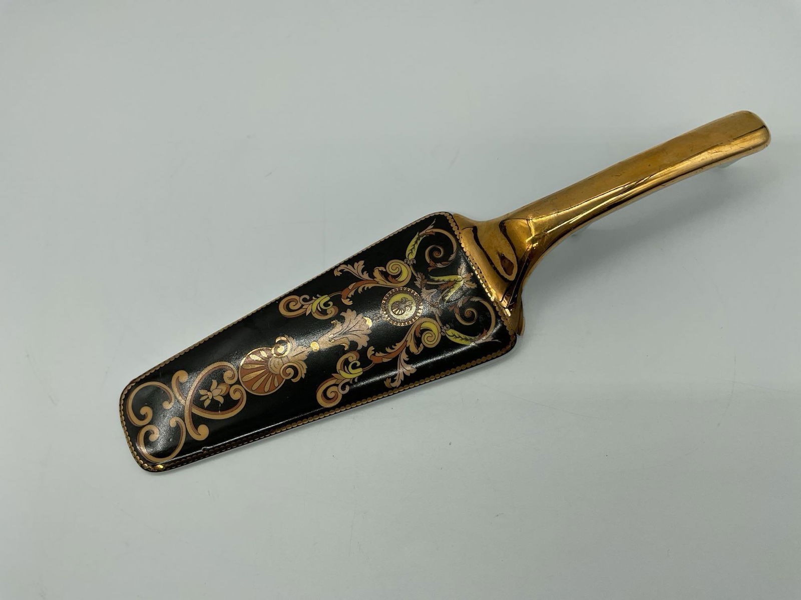 Decorative Italian Style Ceramic Cake Server (1 of 3)