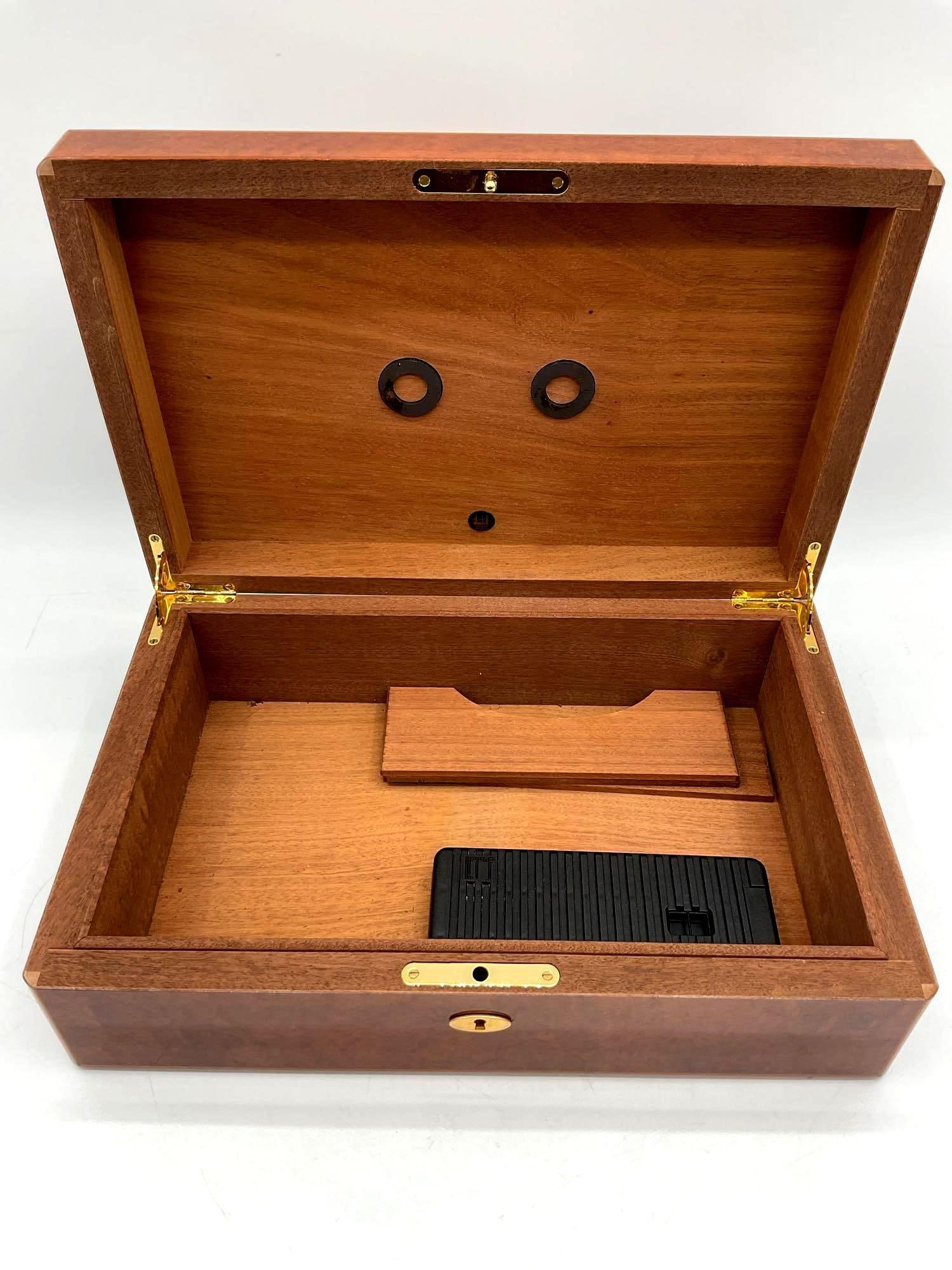 Burl Wood Humidor (1 of 3)