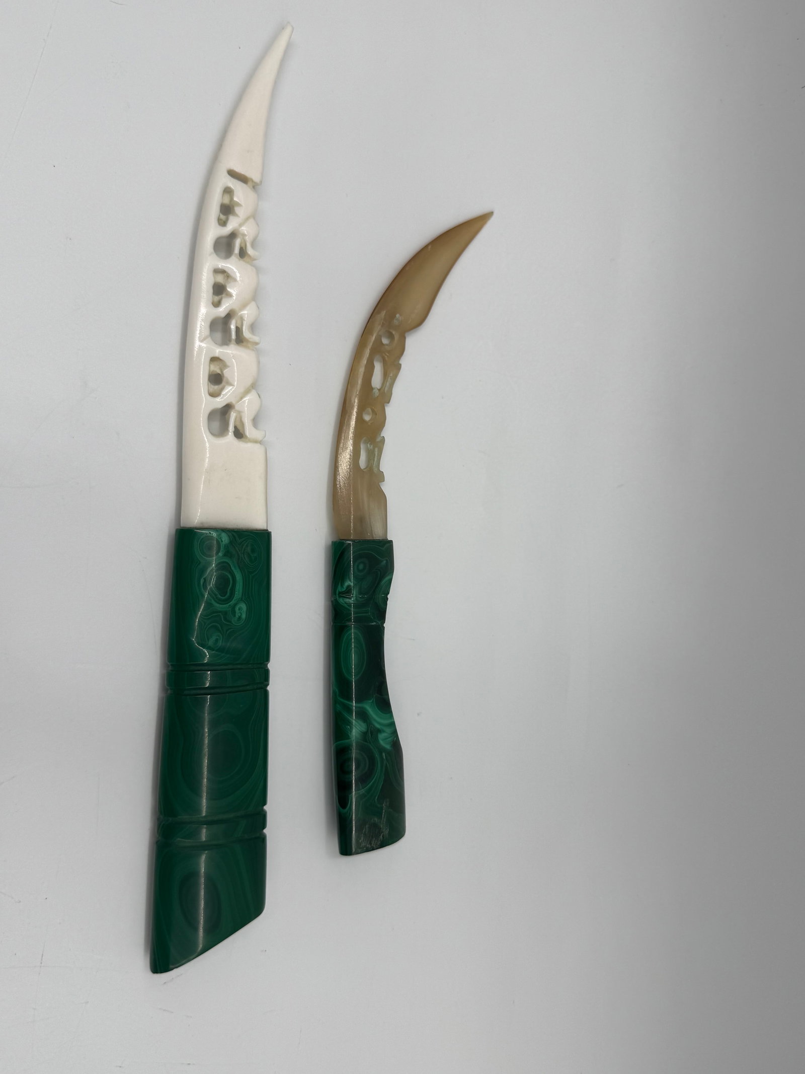 Pair of Decorative Knives with Carved European Blades (1 of 5)