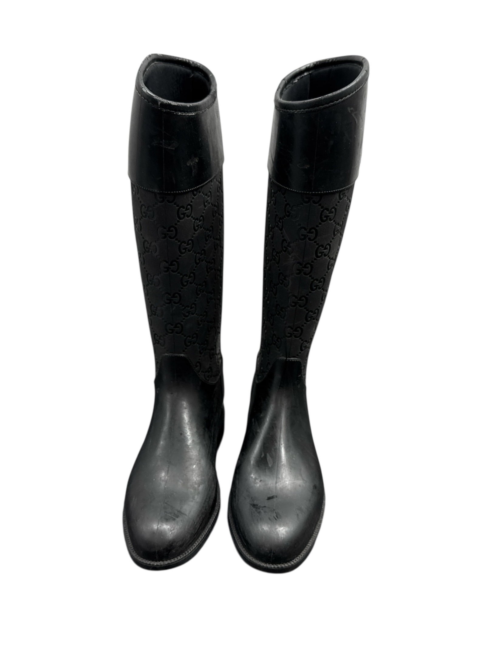 Set of Four Blue Sky Fish-Shaped Ceramic Dishes (2007): Charming set of four fish-shaped ceramic dishes by Blue Sky, a division of Ganz. Each dish features molded scale detai