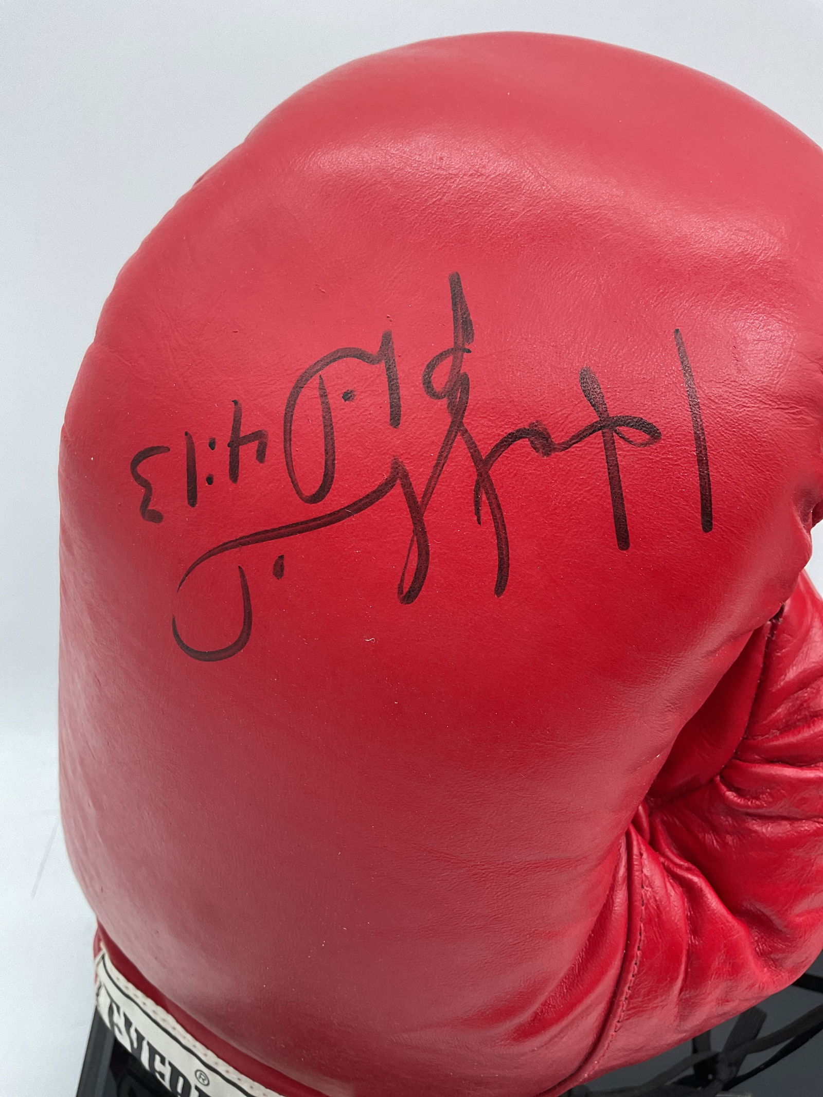Autographed boxing gloves - 3