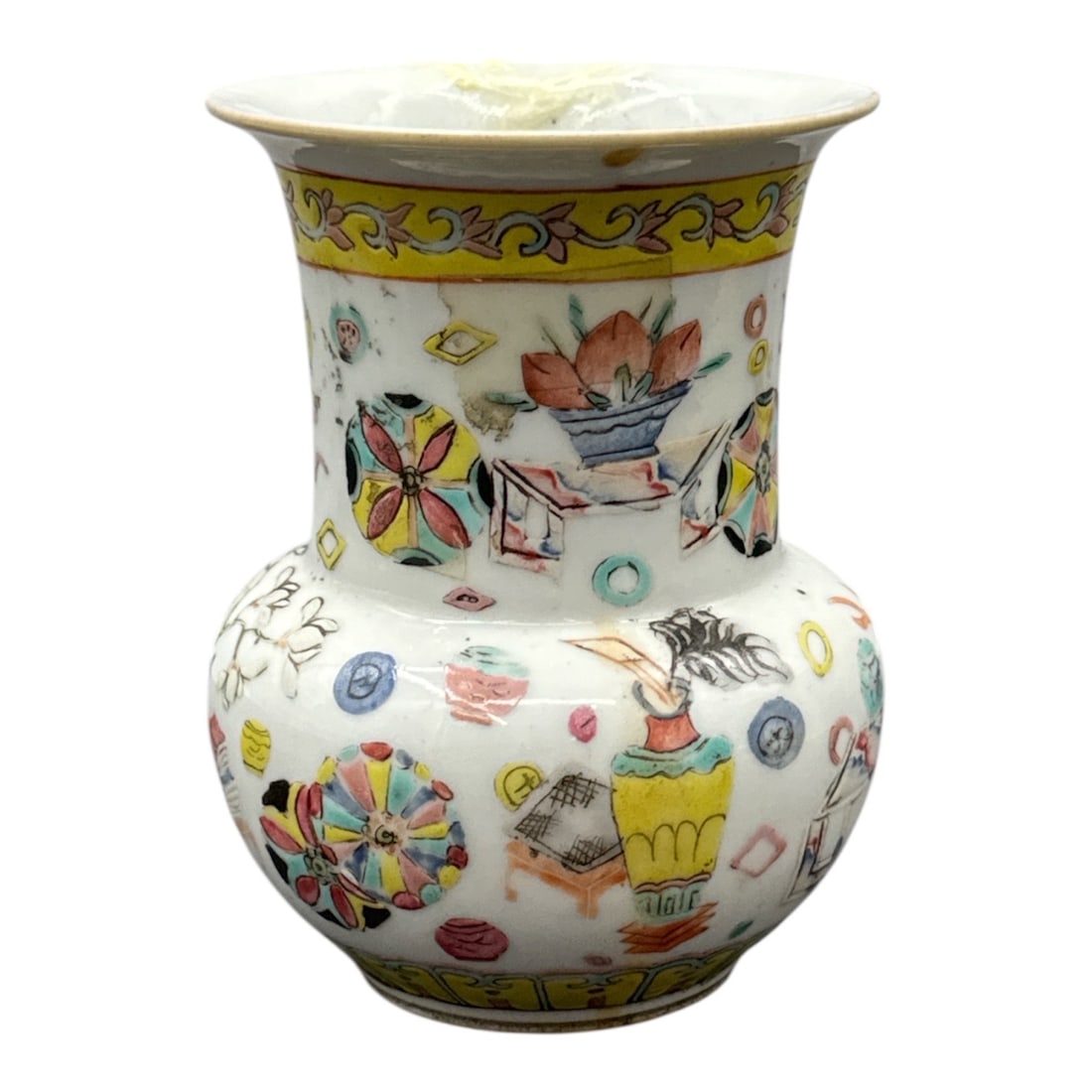 Chinese Famille Rose 'Hundred Antiques' Porcelain Vase – Republic Period (1 of 5)