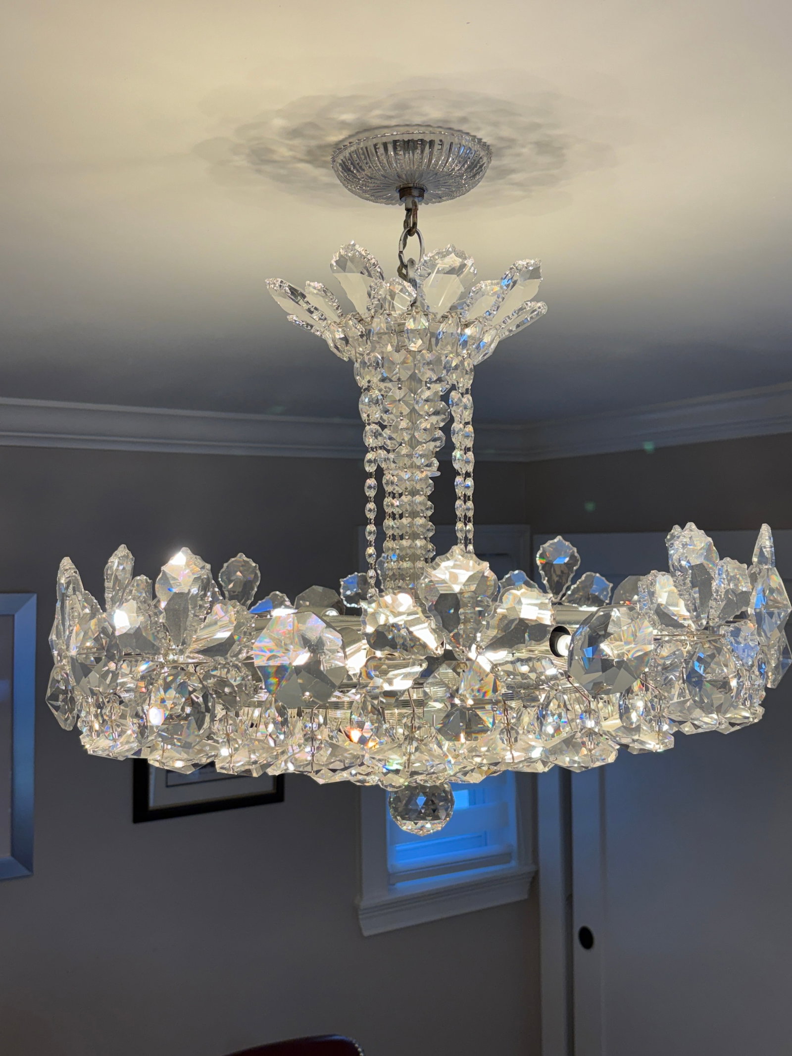 Trilliane Model 5855 Crystal Strass Fifteen Light Chandelier: DISCLAIMER: Buyer will pay an additional $300 for an electrician to professionally remove and pack this lot. This impressive Trilliane model 5855 chandelier is crafted with high-quality crystal