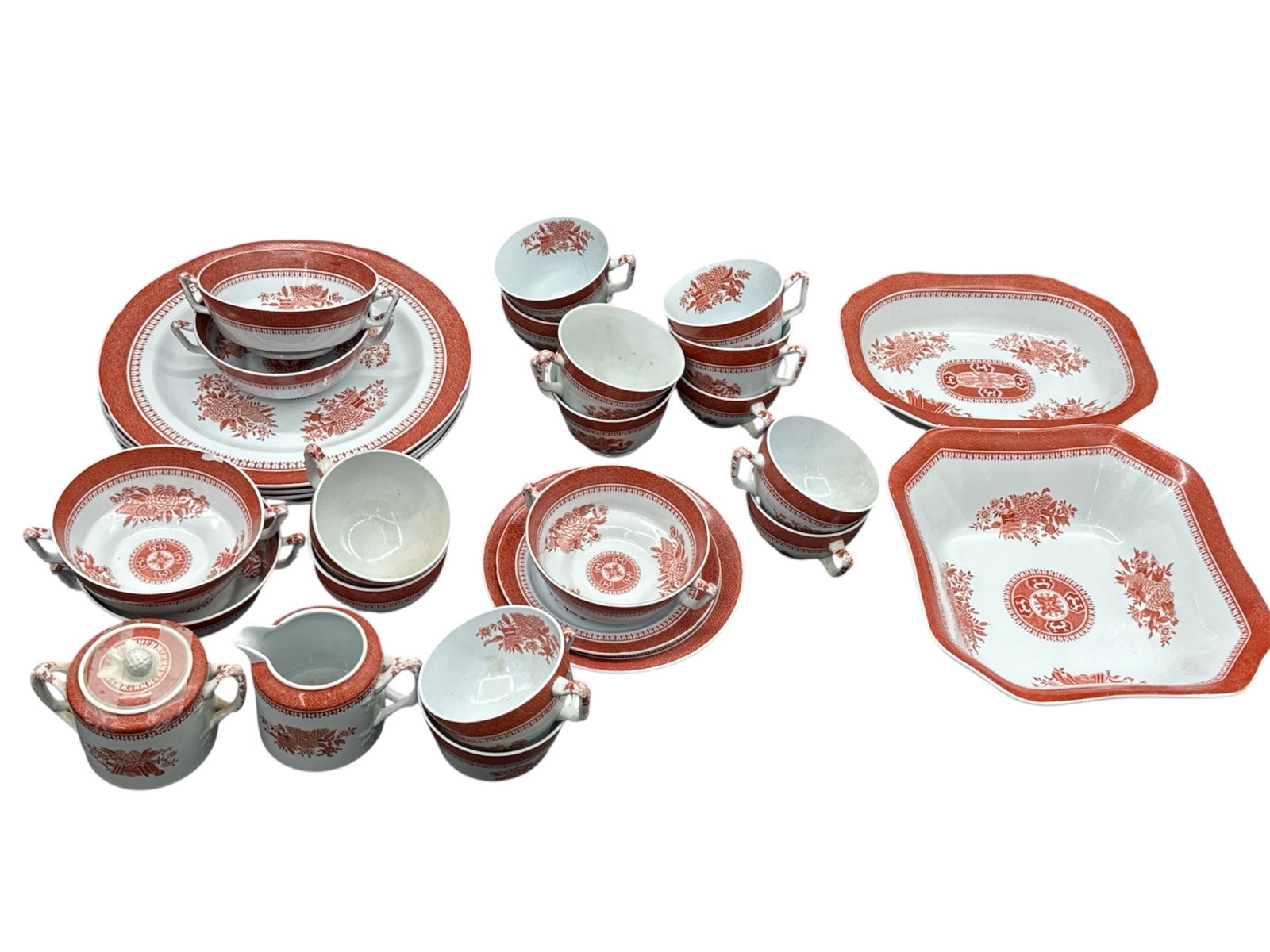 Copeland Spode England Spodes Fitzhugh Fine Stone Partial Dinner Service: Extensive Copeland Spode England Fine Stone partial dinner service in the Spodes Fitzhugh pattern. The set features the classic iron red Fitzhugh motif with intricate border decoration and traditional