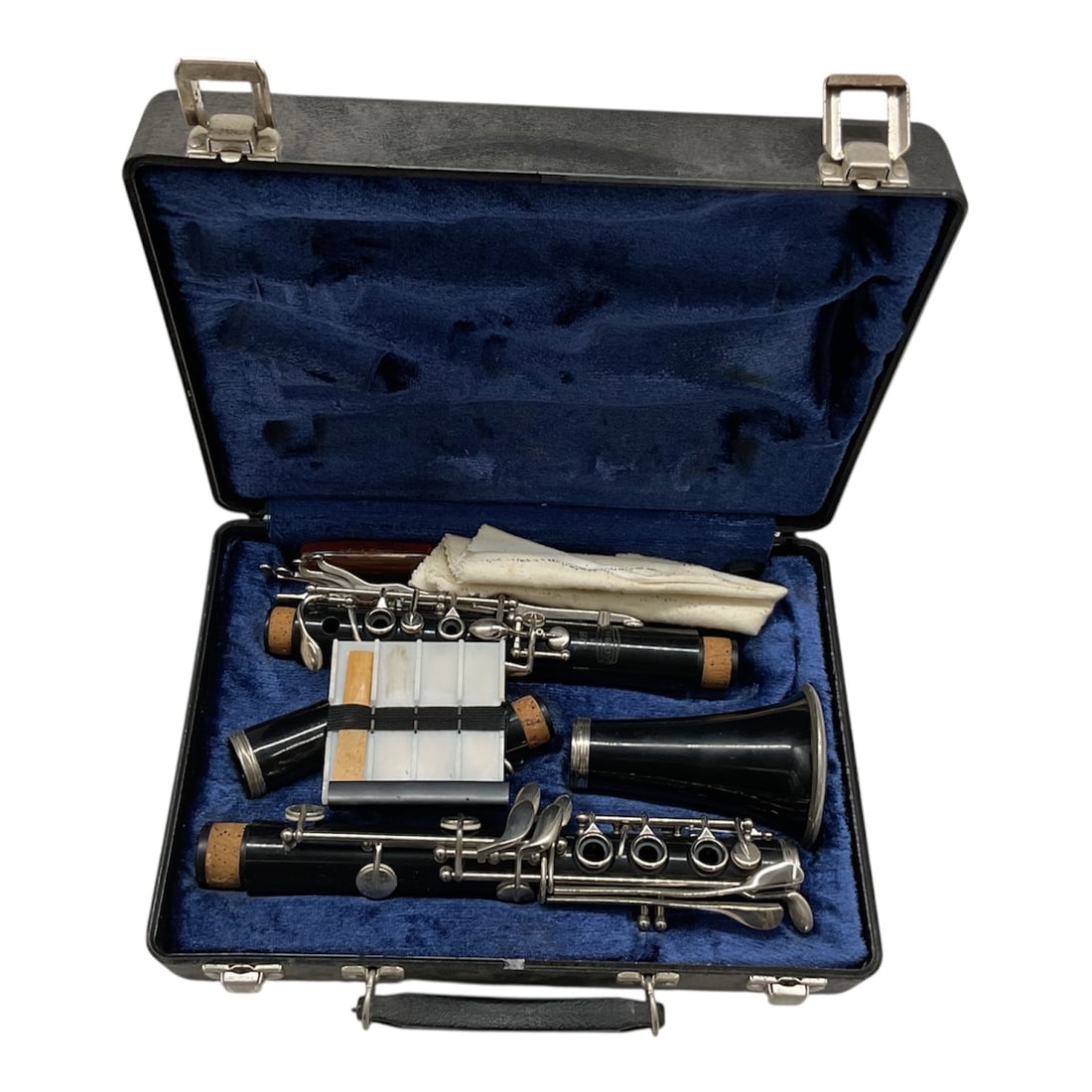 Bundy Clarinet by Selmer Company with Hard Case (1 of 5)
