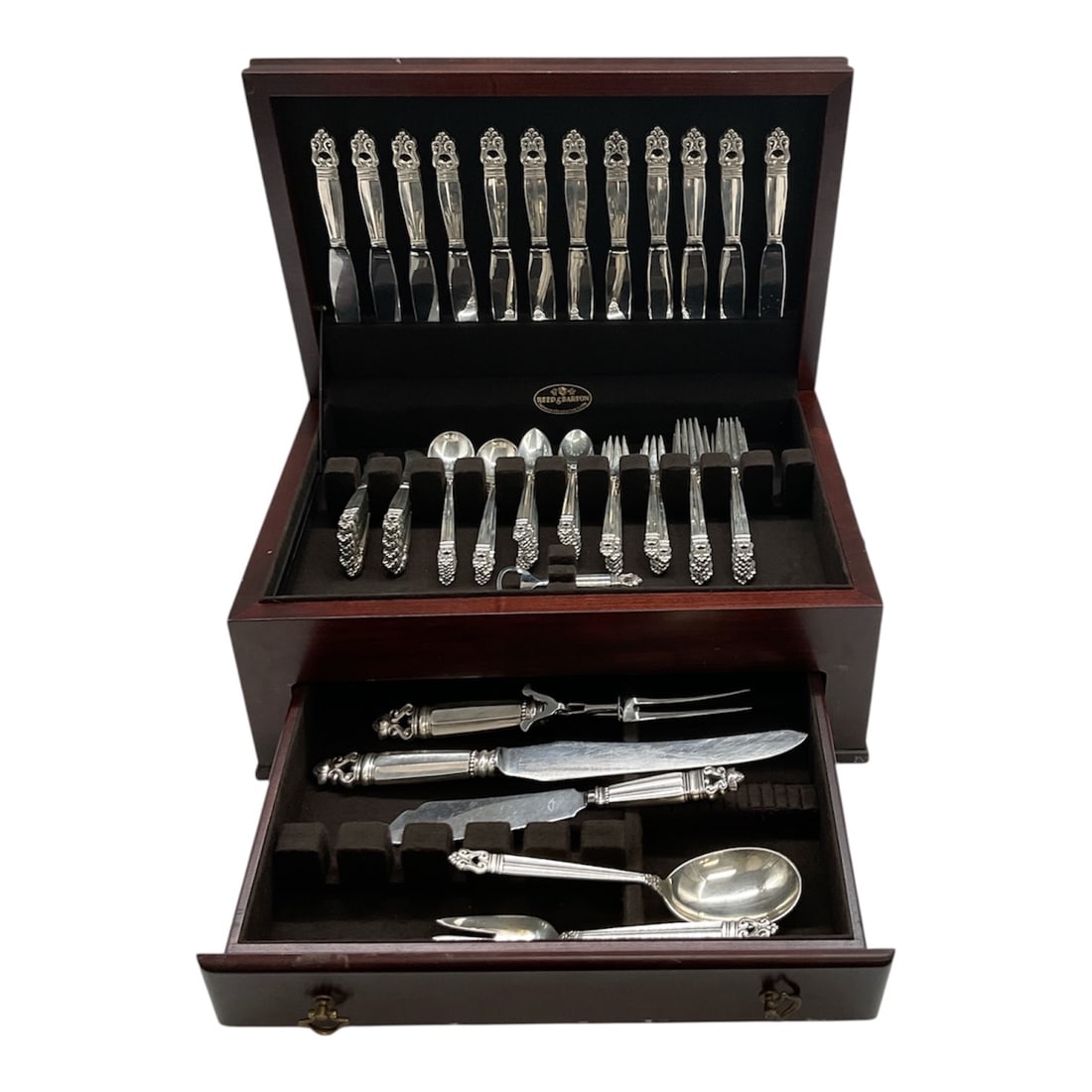 93 Piece Royal Danish and Georg Jensen Sterling Flatware, Acorn Pattern: Royal Danish and Georg Jensen sterling silver flatware service in the Acorn pattern, comprising 93 pieces, presented in a fitted wooden Reed and Barton storage chest. This iconic pattern, origina