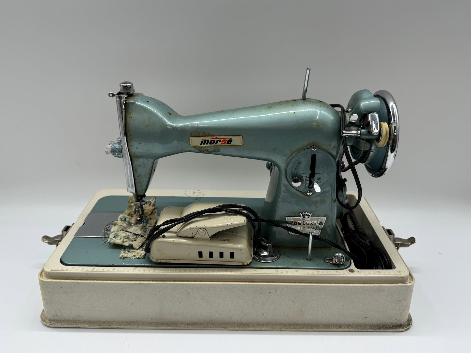 Morse Deluxe Precision Master Model Sewing Machine (1 of 5)
