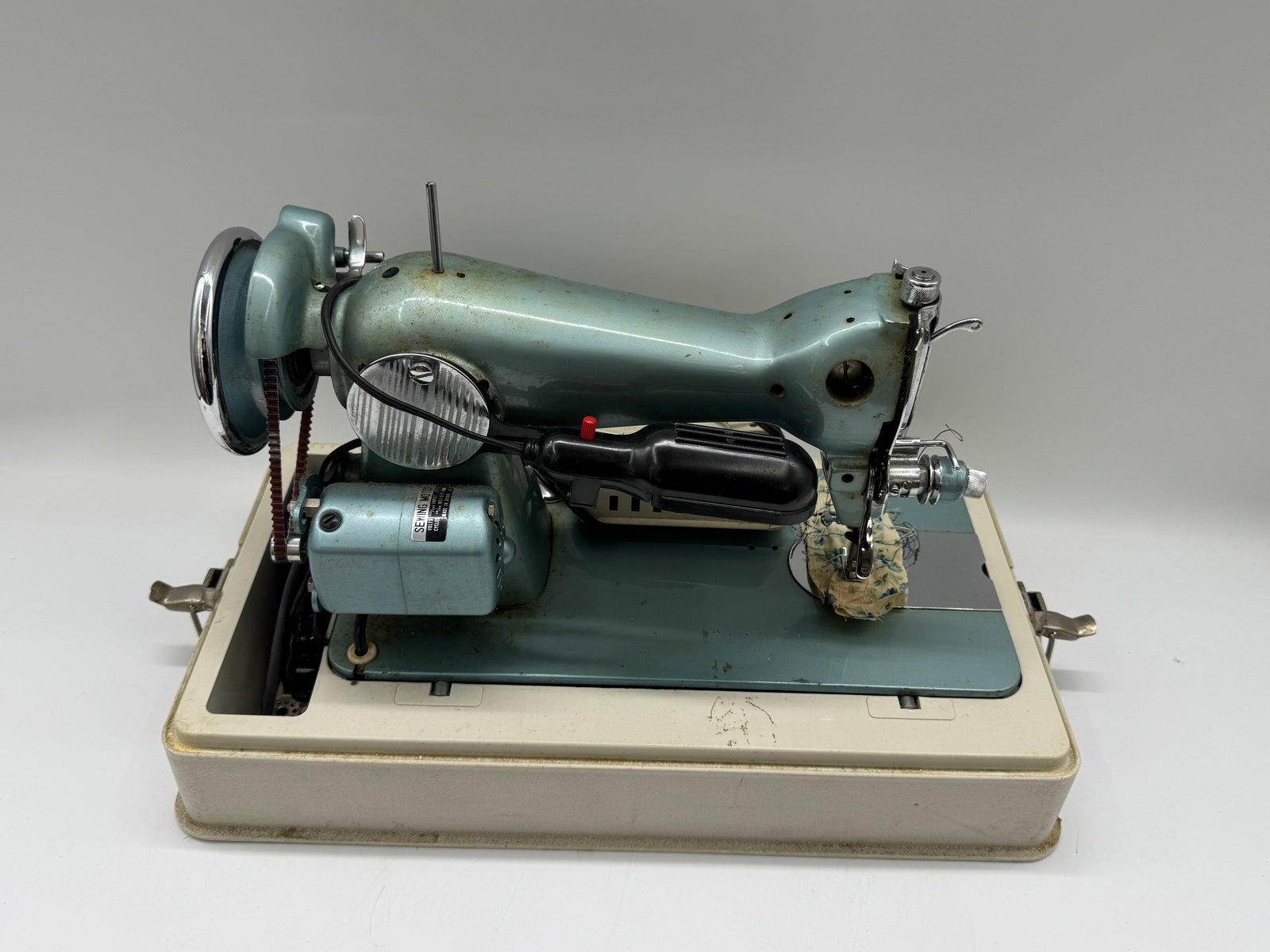 Morse Deluxe Precision Master Model Sewing Machine - 3