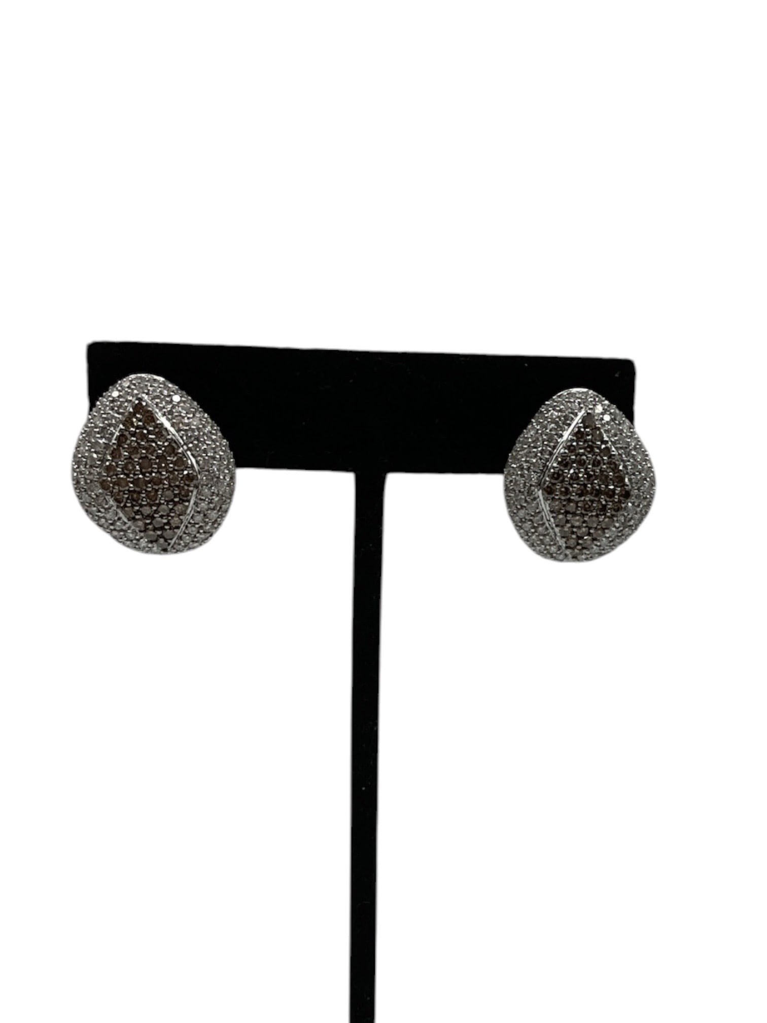 Pair of Champagne and White Diamond Huggie Earrings: An elegant pair of huggie-style earrings featuring pear-shaped forms set with champagne and white natural diamonds in contrasting pavé patterns. The sophisticated two-tone diamond arrangement c