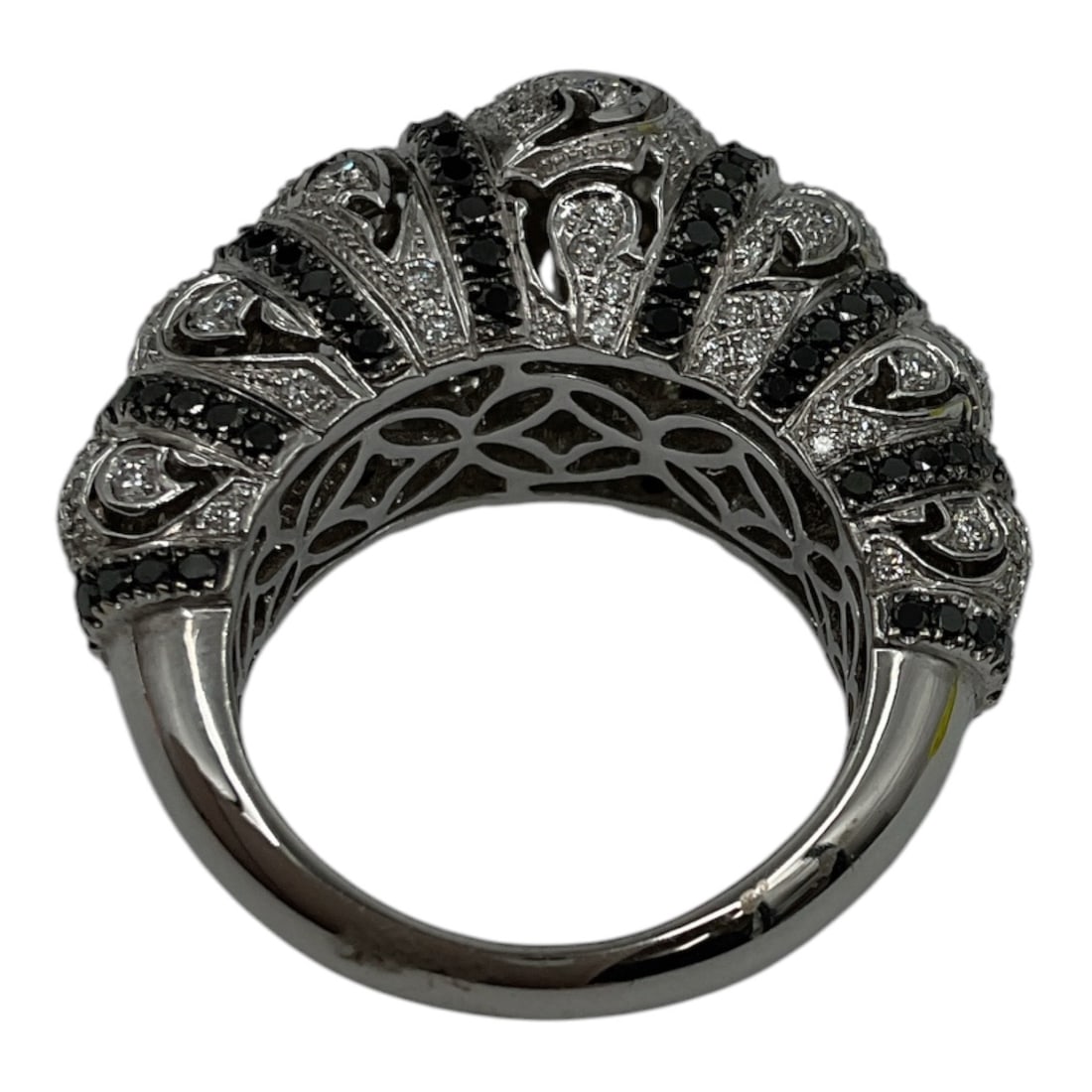 Black and White Diamond Ring - 3