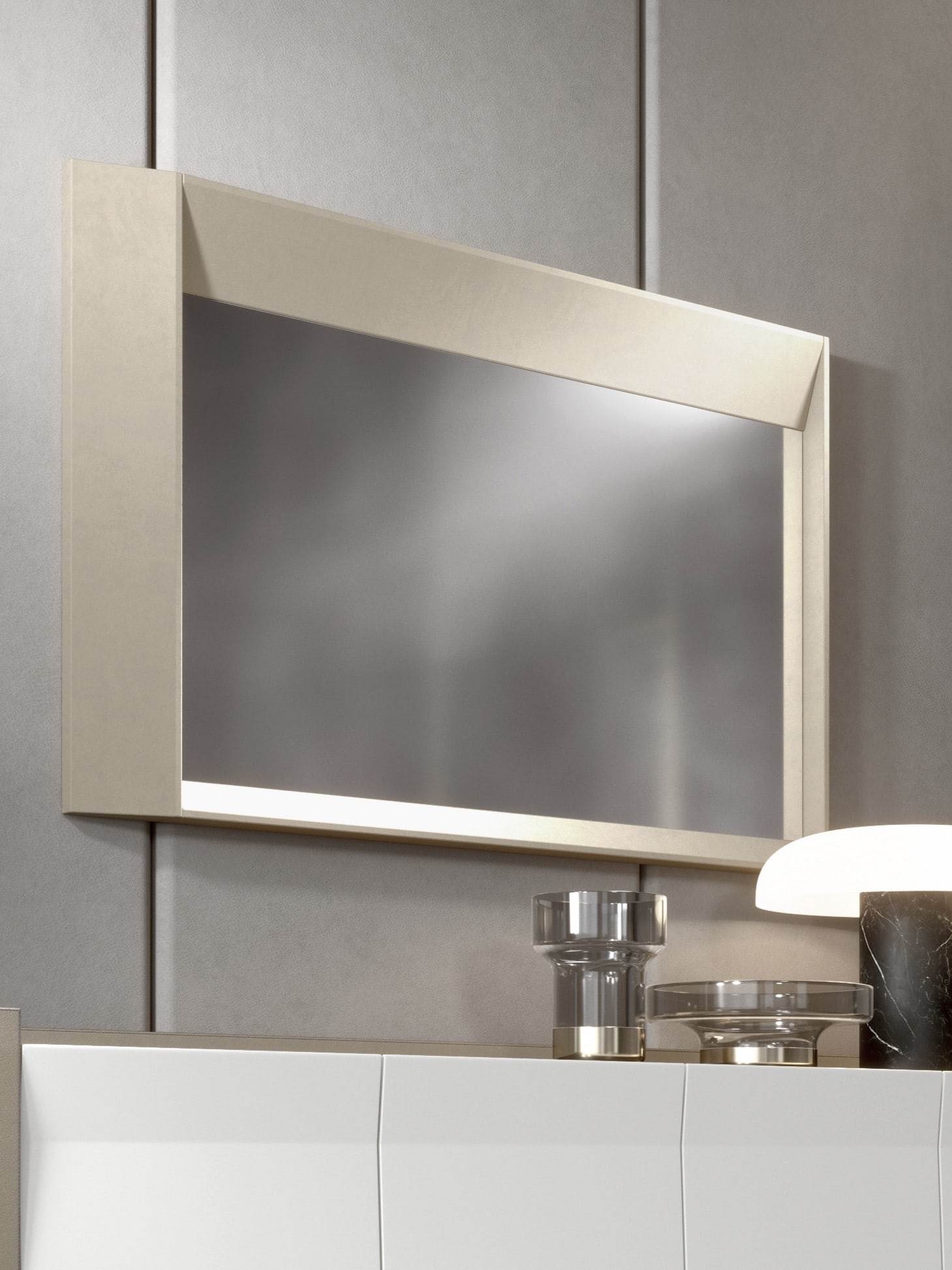 IVG FUTURA SMALL MIRROR (1 of 1)