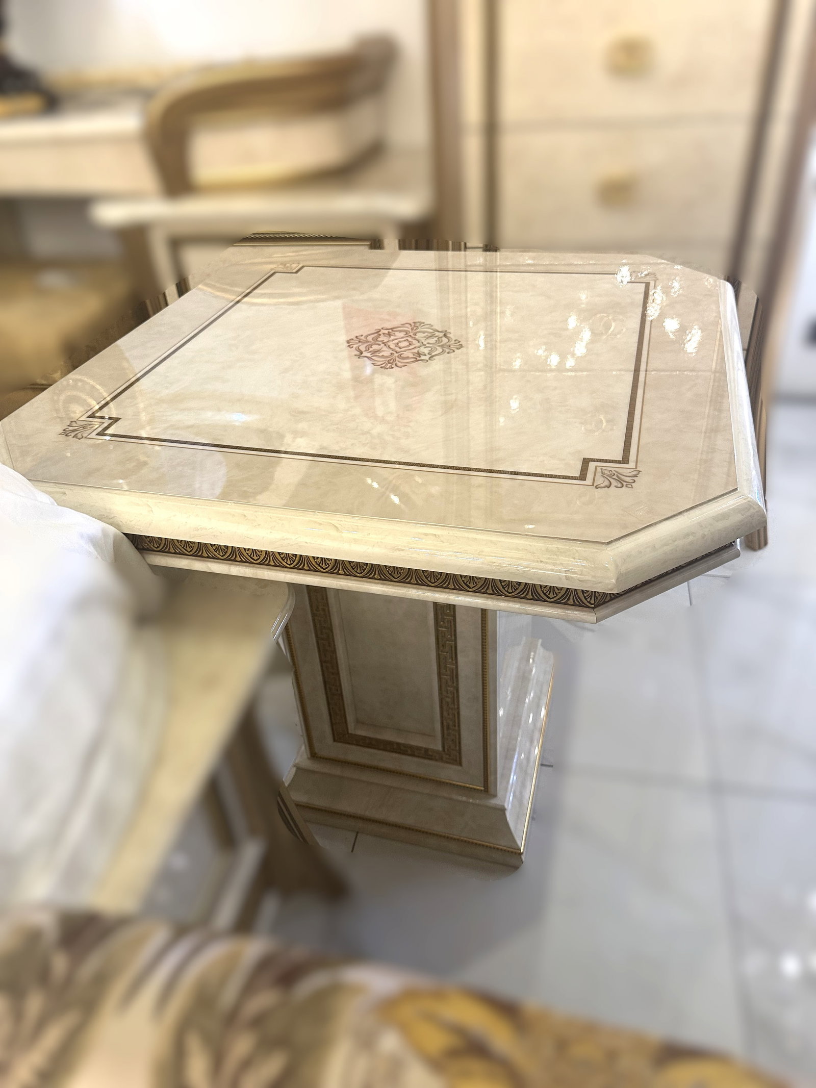 Arredoclassic Leonardo End Table - 2