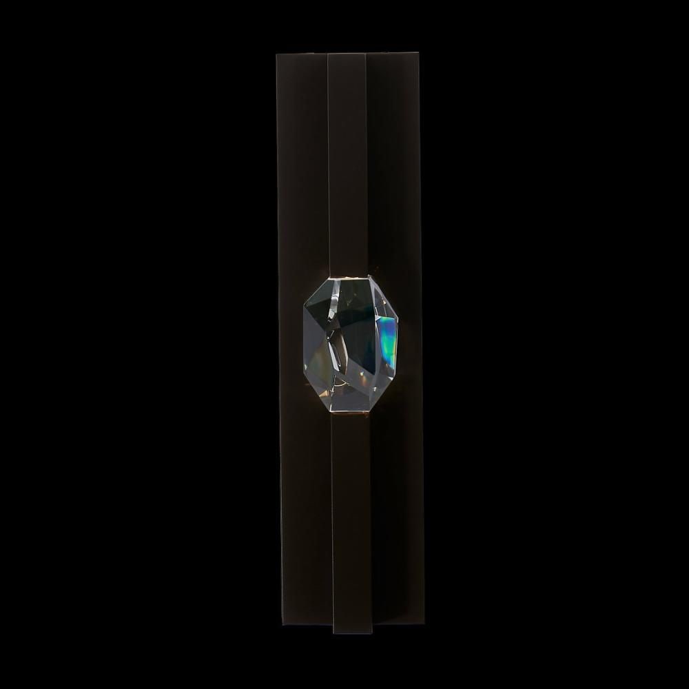 Allegri Nodo Esterno OD Wall Sconce: The Nodo Esterno features a sophisticated exterior crystal pattern in a simple rectangular shape. Its exquisite Firenze crystals add a touch of elegance to a variety of outdoor wall surfaces. Its dist