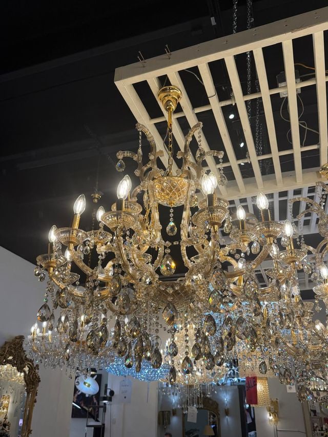 10066-100 Champagne Chandelier (1 of 2)