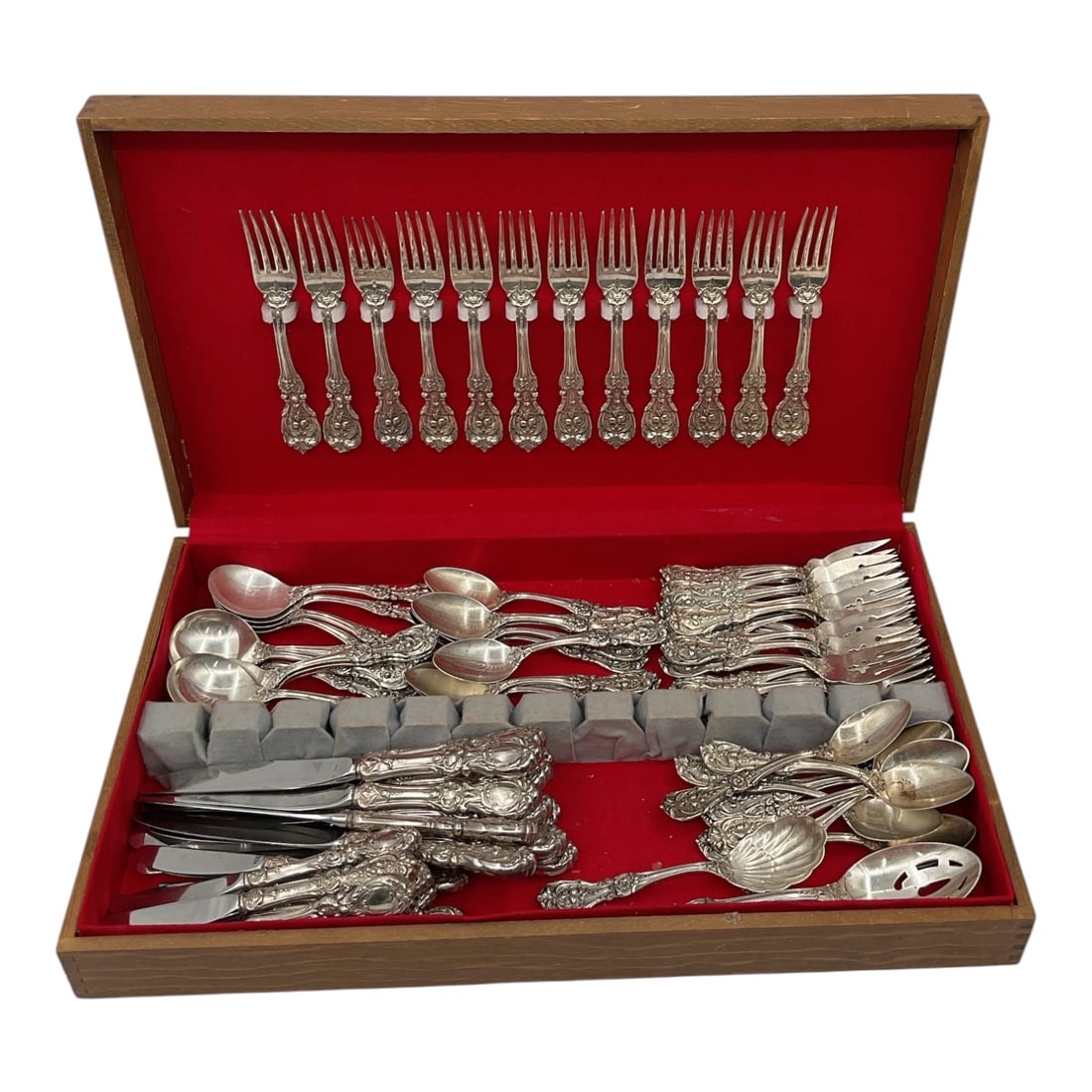 Large Reed & Barton Marlborough Sterling Handle Flatware Service with Chest (1 of 5)