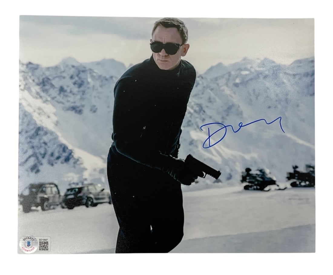 Daniel Craig Signed "James Bond 007: Spectre" 10x8 Photo (Beckett COA) (1 of 5)