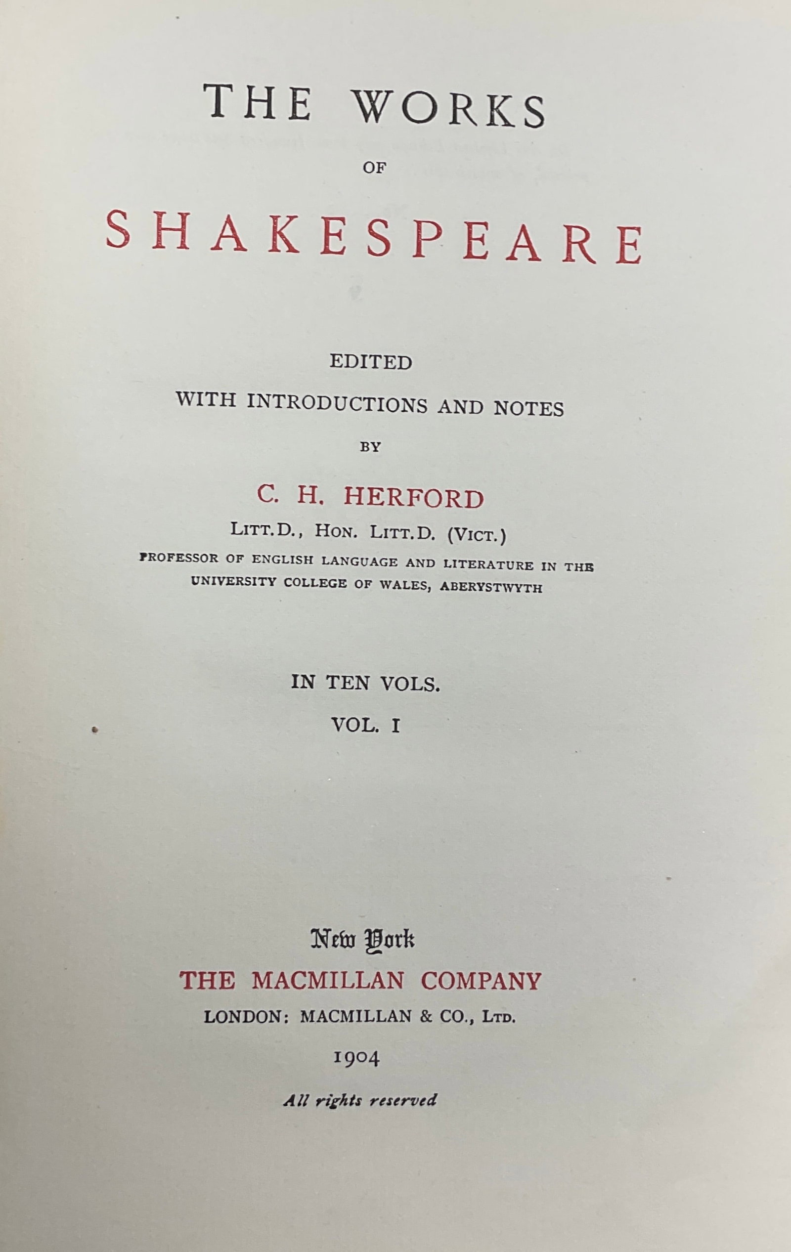 Limited Edition Complete Works of William Shakespeare – Multi-Volume Leather-Bound Set (Numbered): This is an impressive multi-volume limited edition set of The Complete Works of William Shakespeare, presented in matching decorative leather-bound covers with gilt titles an
