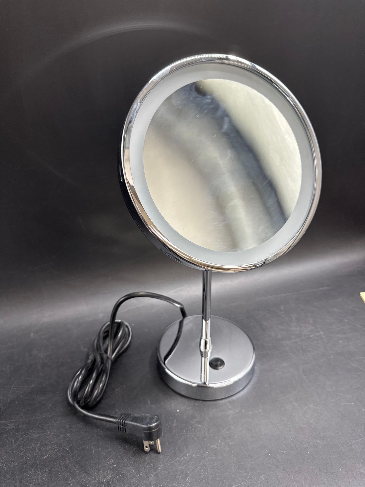 Modern Lighted Vanity Mirror (1 of 3)