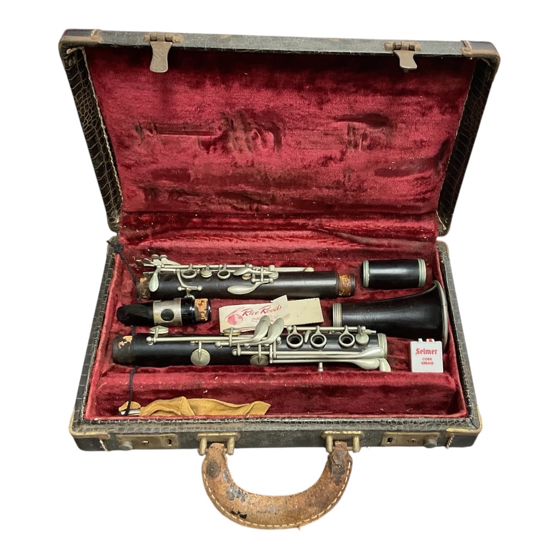 Vintage Clarinet with Fitted Hard Case (1 of 5)