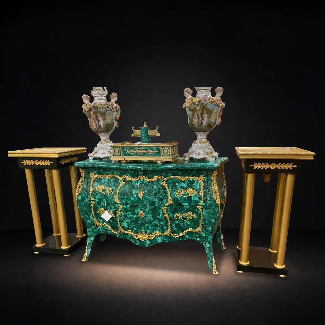 MC223 - Russian Malachite and Dore Bronze Commode: An impressive malachite commode accented wit