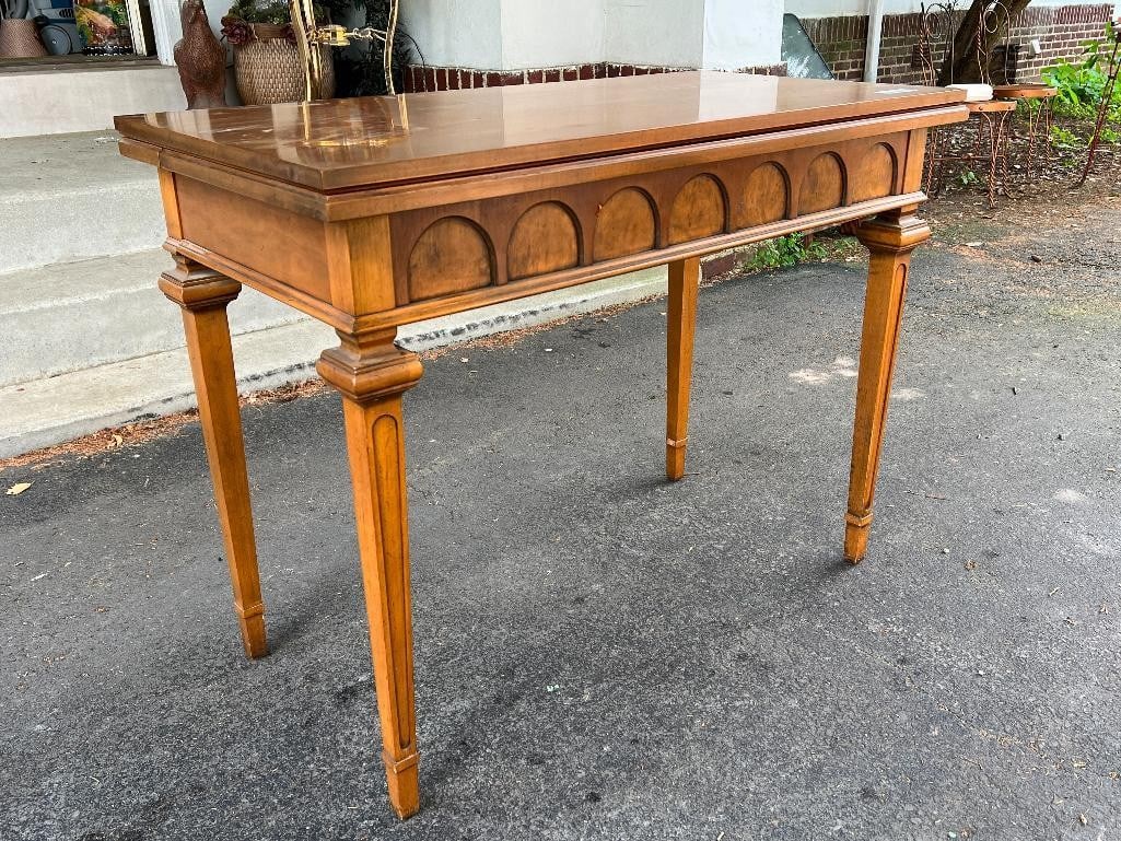 Extensole Dining Table: Extensole Dining Table in Maple Finish W/ Drop Down Leg